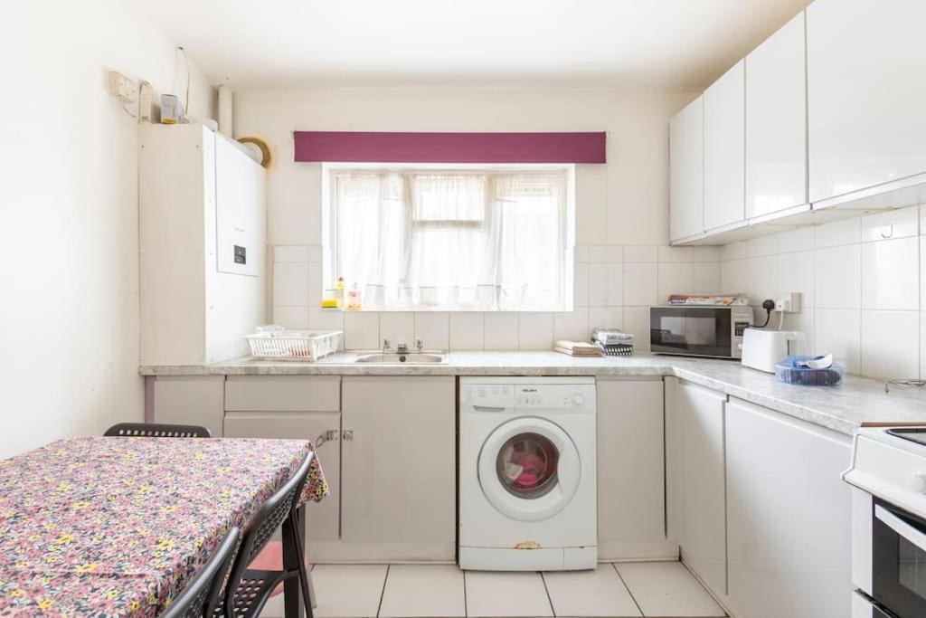 Cosy 1 Bedroom Flat Near Barking Town Centre Екстер'єр фото
