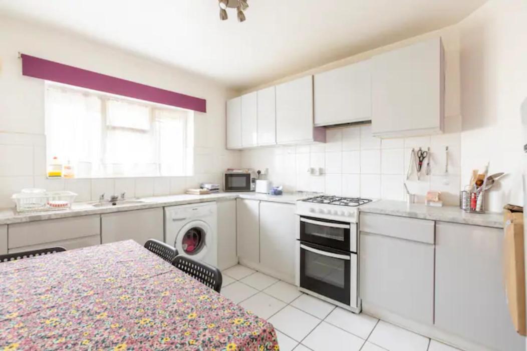 Cosy 1 Bedroom Flat Near Barking Town Centre Екстер'єр фото